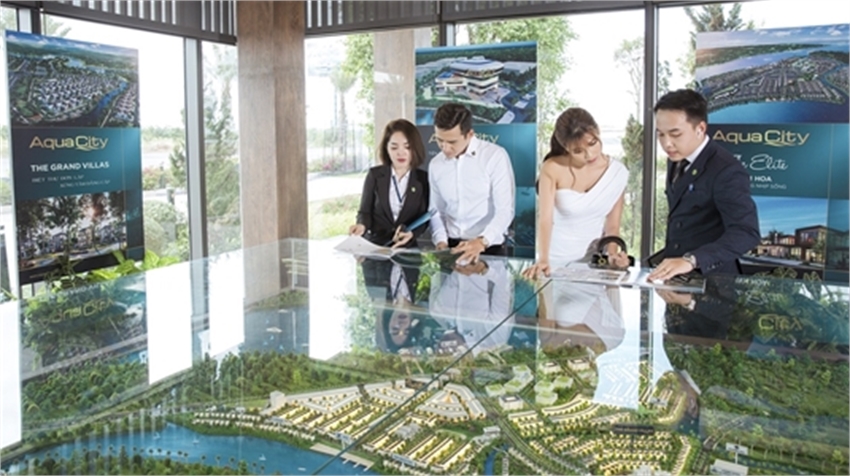 BIỆT THỰ ĐƠN LẬP AQUA CITY THU HÚT SAO VIỆT